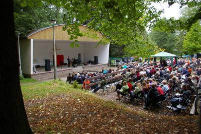 Foto des Albums: Gottesdienst im Stadtpark (29. 08. 2010)