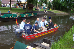 Foto des Albums: Übergabe eines neuen Mehrzweckbootes an die FF Burg (Spreewald)