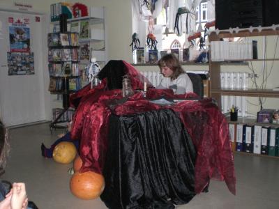 Foto des Albums: Halloween in der Bibliothek (02.11.2010)
