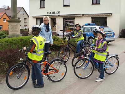 Foto des Albums: Vorbereitung zur Fahrradprüfung in der Goethe-Grundschule Hohenleipisch (08. 04. 2011)