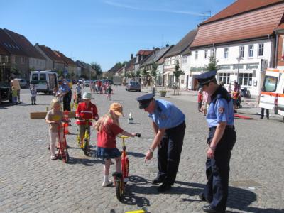 Foto des Albums: Blaulichtparty auf dem Wusterhausener Marktplatz (29.06.2011)