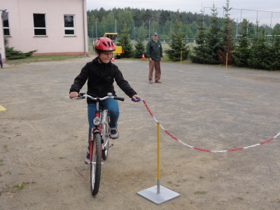 Foto des Albums: Vorbereitung auf die Fahrradprüfung Klasse 4 (22. 09. 2011)