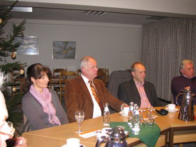 Foto des Albums: Der Unternehmerstammtisch unterstützt DKMS (22.12.2011)