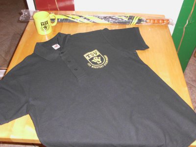 Das Polo shirt kann erworben werden 