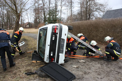 Foto des Albums: Feuerwehr Burg (Spreewald) trainierte Technische Hilfeleistung