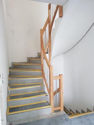 Treppengel&auml;nder aus Buchenholz mit Edelstahlst&auml;ben 