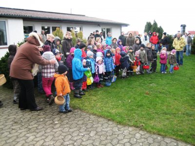 Foto des Albums: Ostereier sammeln auf dem Sportplatz (07. 04. 2012)