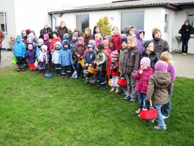 Foto des Albums: Ostereier sammeln auf dem Sportplatz (07. 04. 2012)