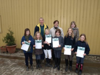 Foto des Albums: Steckenpferdchen, Hufeisenprüfung Ostern 2012