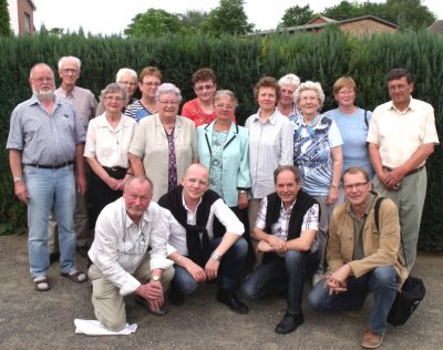 Vorschaubild: Der Vorstand des Heimatvereins mit den Gästen aus Finnland und Schweden.