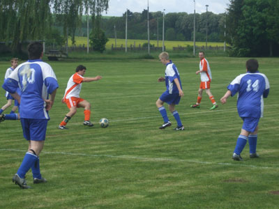 Foto des Albums: Integratives Fußballturnier in Gehofen Mai 2012