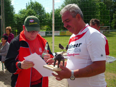 Foto des Albums: Integratives Fußballturnier in Gehofen Mai 2012
