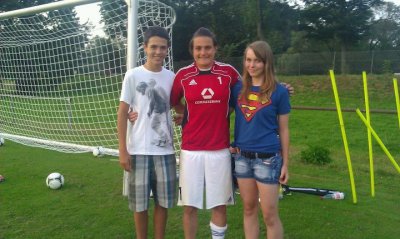 Angerer, Vanessa und Maximilian im Hessen Stadion 