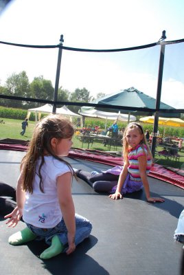 Das Trampolin war sehr beliebt. 