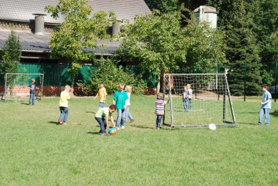 Auch das Fu&szlig;ballfeld war ein gro&szlig;er Anziehungspunkt... 