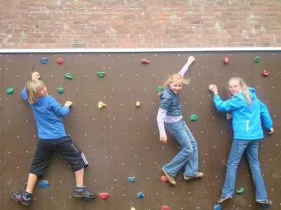 Klettern an der Kletterwand 