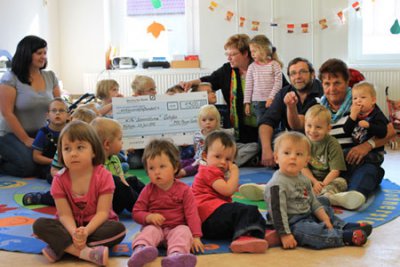Foto des Albums: Spende für die Kindertagesstätte "Sonnenblume"  2012