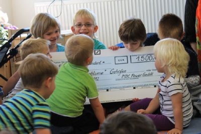 Foto des Albums: Spende für die Kindertagesstätte "Sonnenblume"  2012