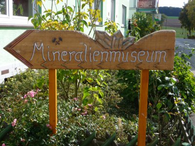 Foto des Albums: Erzählkaffee im Goldenen Oktober zu Gast in Bettendorf  - Geologische Freimuseum, Mineraliensammlung sowie Bettendorfer Mundart