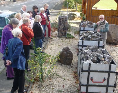 Foto des Albums: Erzählkaffee im Goldenen Oktober zu Gast in Bettendorf  - Geologische Freimuseum, Mineraliensammlung sowie Bettendorfer Mundart