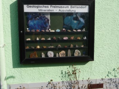 Foto des Albums: Erzählkaffee im Goldenen Oktober zu Gast in Bettendorf  - Geologische Freimuseum, Mineraliensammlung sowie Bettendorfer Mundart