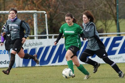 Foto des Albums: Damen: FC Vorwärts gegen FC Marktleuthen (1)