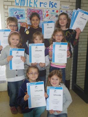 Stolze Gewinner: Fabrice, Mina, Jana, Julia, Laura, Mia, Alyssa, Larissa! 