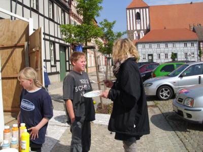 Foto des Albums: Malaktion Am Markt 9 zur Tour de Prignitz (24.05.2013)