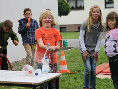 Foto des Albums: Schnappschüsse vom Kindertag 2013 an der Feuerwehr
