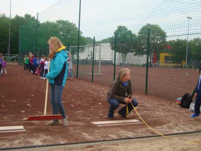 Das Absprungbrett muss frei von Sand sein... 