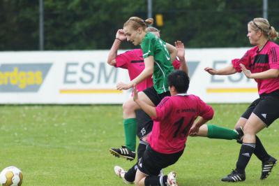 Foto des Albums: Entscheidungsspiel FC Vorwärts Damen - FC Marktleuthen (1)