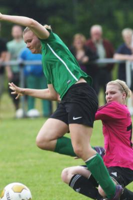 Foto des Albums: Entscheidungsspiel FC Vorwärts Damen - FC Marktleuthen (2)
