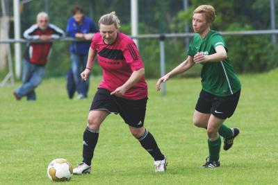 Foto des Albums: Entscheidungsspiel FC Vorwärts Damen - FC Marktleuthen (2)