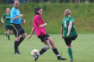 Foto des Albums: Entscheidungsspiel FC Vorwärts Damen - FC Marktleuthen (2)