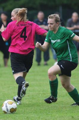 Foto des Albums: Entscheidungsspiel FC Vorwärts Damen - FC Marktleuthen (2)