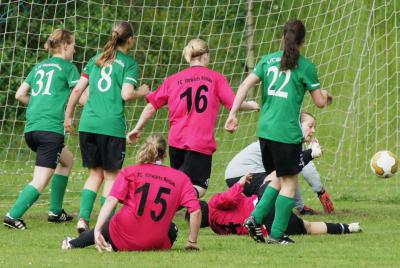 Foto des Albums: Entscheidungsspiel FC Vorwärts Damen - FC Marktleuthen (3)