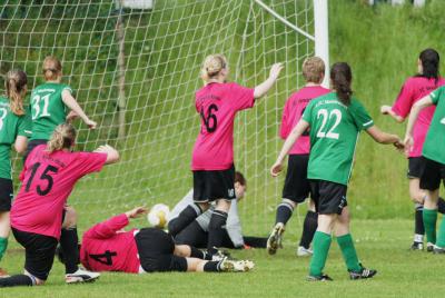 Foto des Albums: Entscheidungsspiel FC Vorwärts Damen - FC Marktleuthen (3)