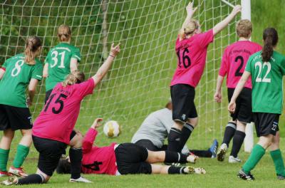 Foto des Albums: Entscheidungsspiel FC Vorwärts Damen - FC Marktleuthen (3)