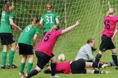 Foto des Albums: Entscheidungsspiel FC Vorwärts Damen - FC Marktleuthen (3)
