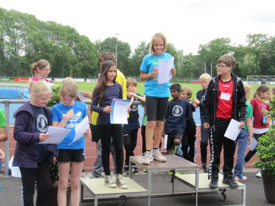 Selma wirft 27,5m - ein toller 2. Platz! 