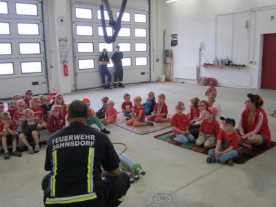 Foto des Albums: Erlebnistag der KITA bei der Feuerwehr Dahnsdorf (03.07.2013)