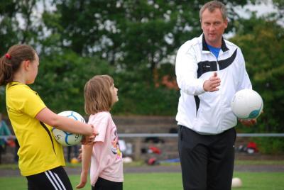 Foto des Albums: Bundestrainer leitet Faustballtraining