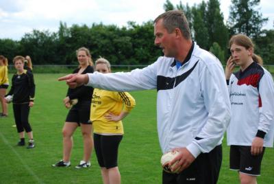 Foto des Albums: Bundestrainer leitet Faustballtraining