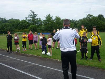 Foto des Albums: Bundestrainer leitet Faustballtraining