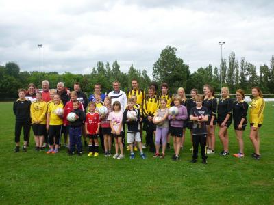 Foto des Albums: Bundestrainer leitet Faustballtraining