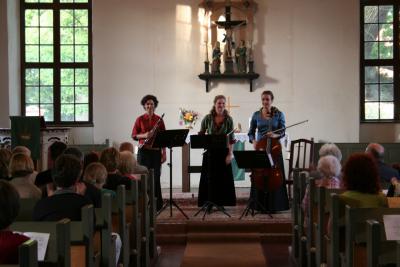 Foto des Albums: Sommerliche Serenade mit dem Canella Trio (19. 07. 2013)