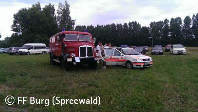 Sanit&auml;tsdienst beim Hahnrupfen in der Spreewaldgemeinde Burg 