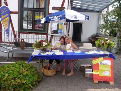 Die Kassenteams im Wechsel  (Bild vergr&ouml;&szlig;ern)