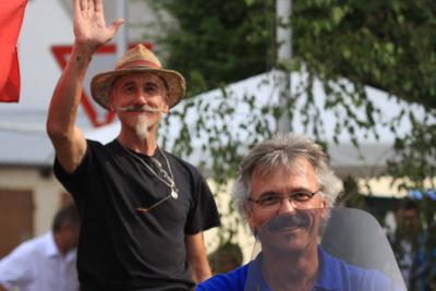 Chefkssierer Horst mit Helfer auf dem Quad &uuml;berall zugegen  (Bild vergr&ouml;&szlig;ern)