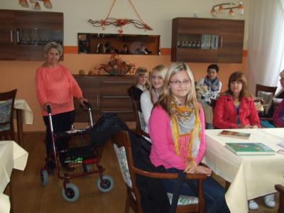 Foto des Albums: Besuch im Seniorenheim Martha Pieter (01.10.2010)